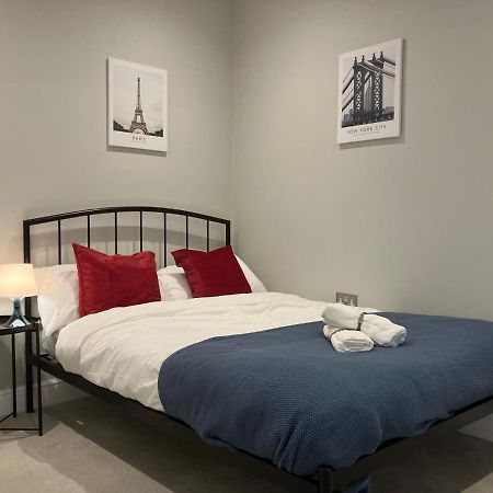 Spectacular 2 Bed Apartment With Lovely Terrace - 1 The Southwell 伦敦 外观 照片